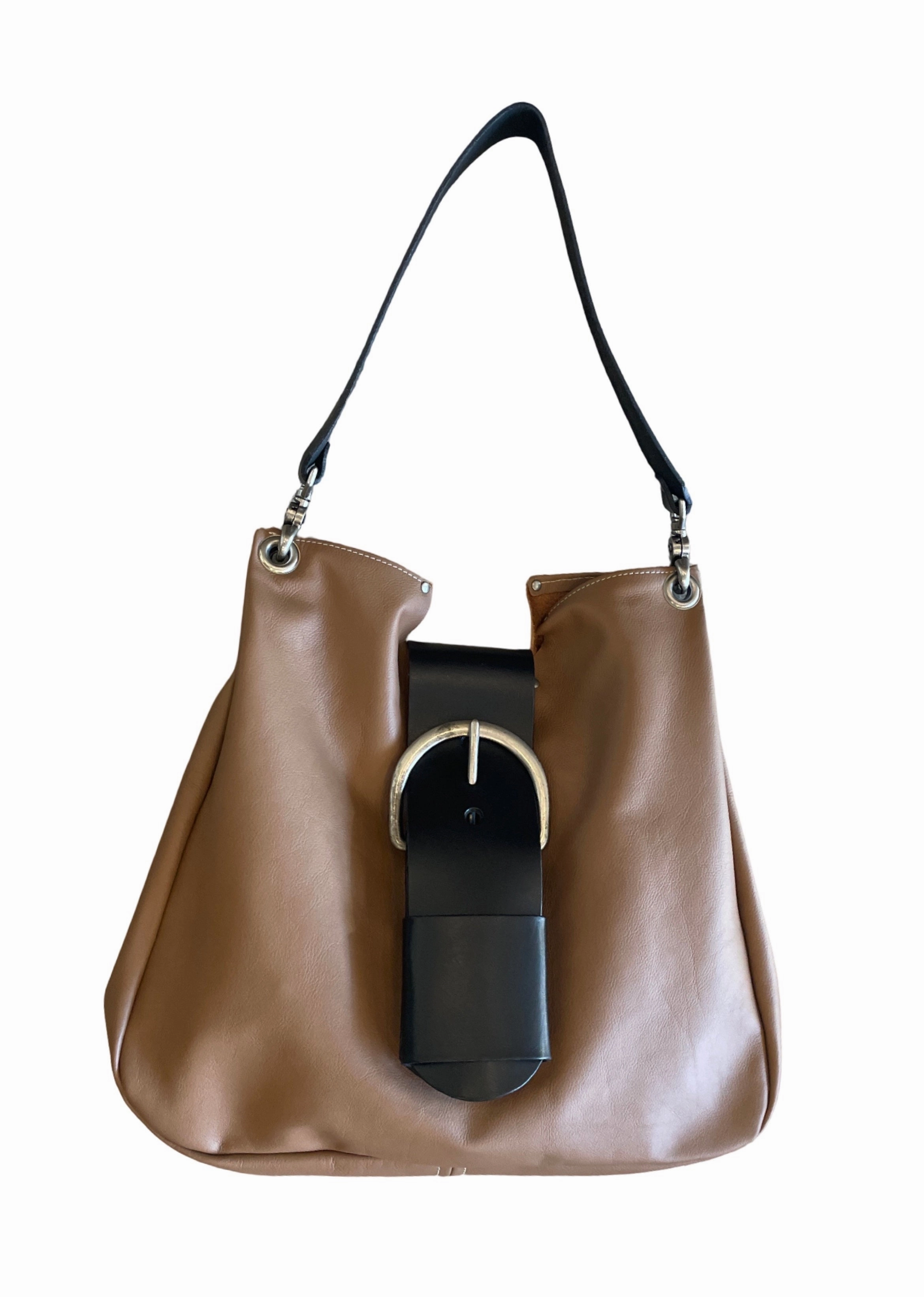 B18 BELT BAG Sleek Functionality Elegant Simplicity