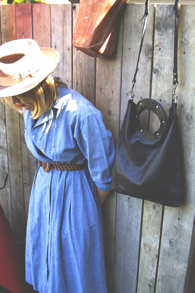 Refined Look B32 SMALL CIRCLE TOTE