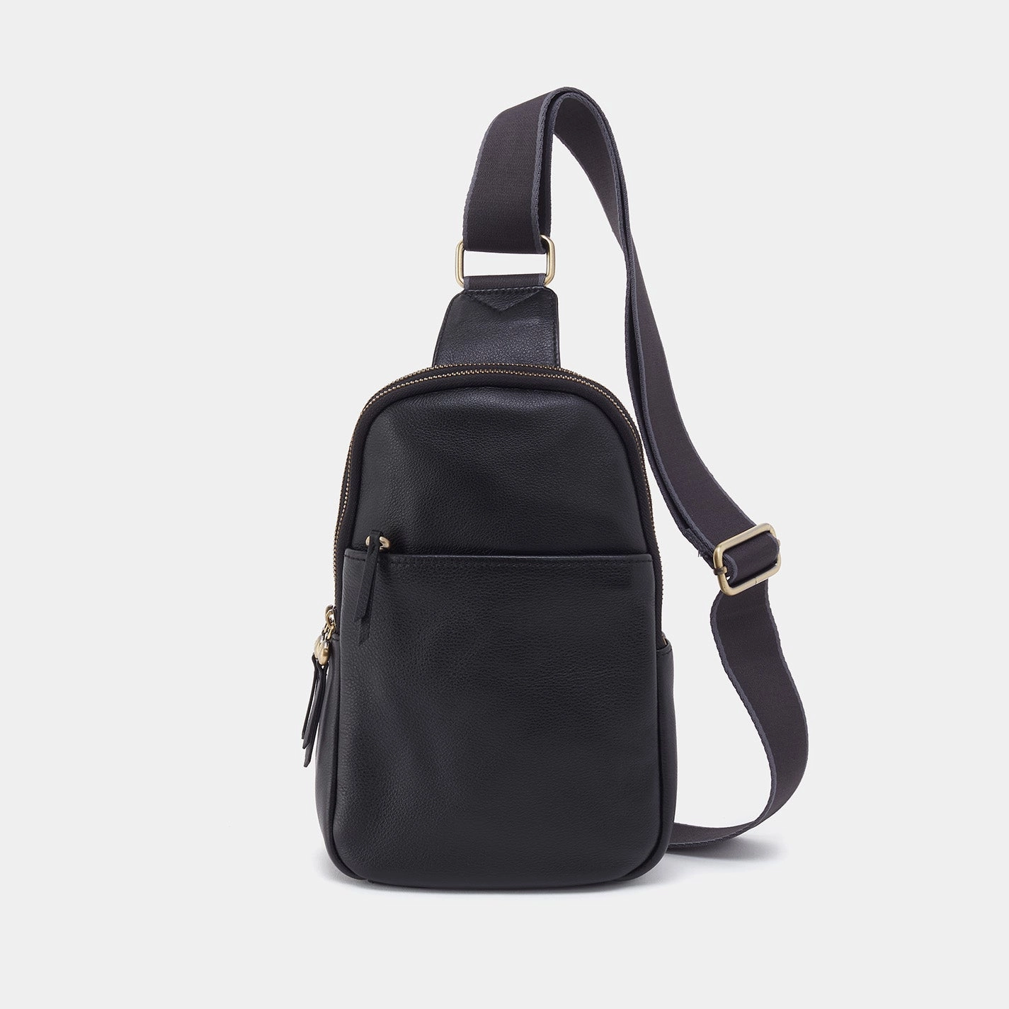 Daily Gear Cass Sling In Pebbled Leather - Black