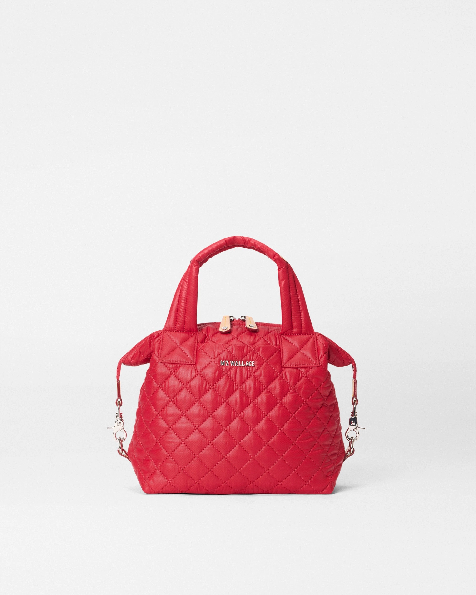 Classic style that complements a variety of outfits Apple Small Sutton Deluxe