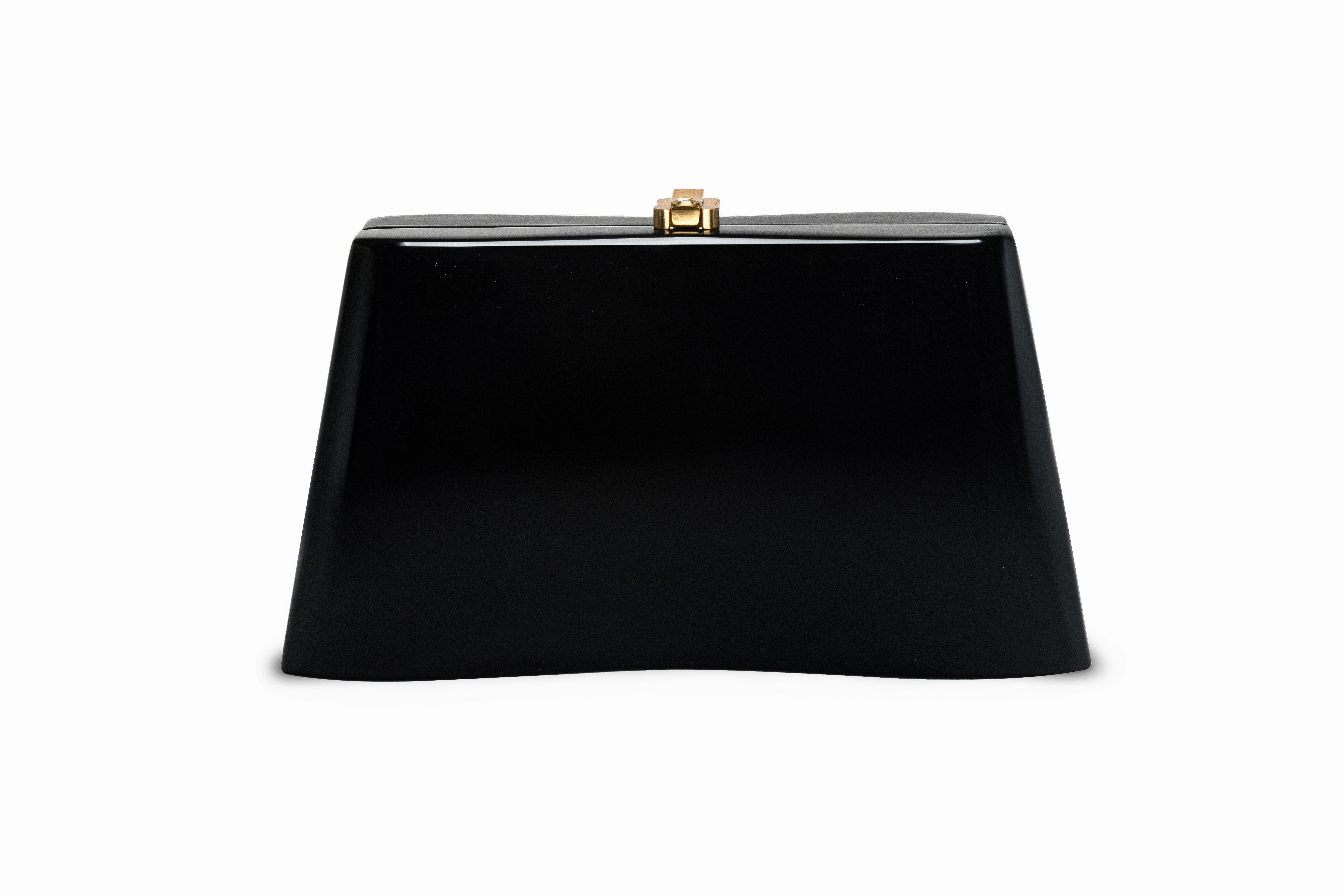 Minimalist Style Everyday Practicality Clyde Midnight Black