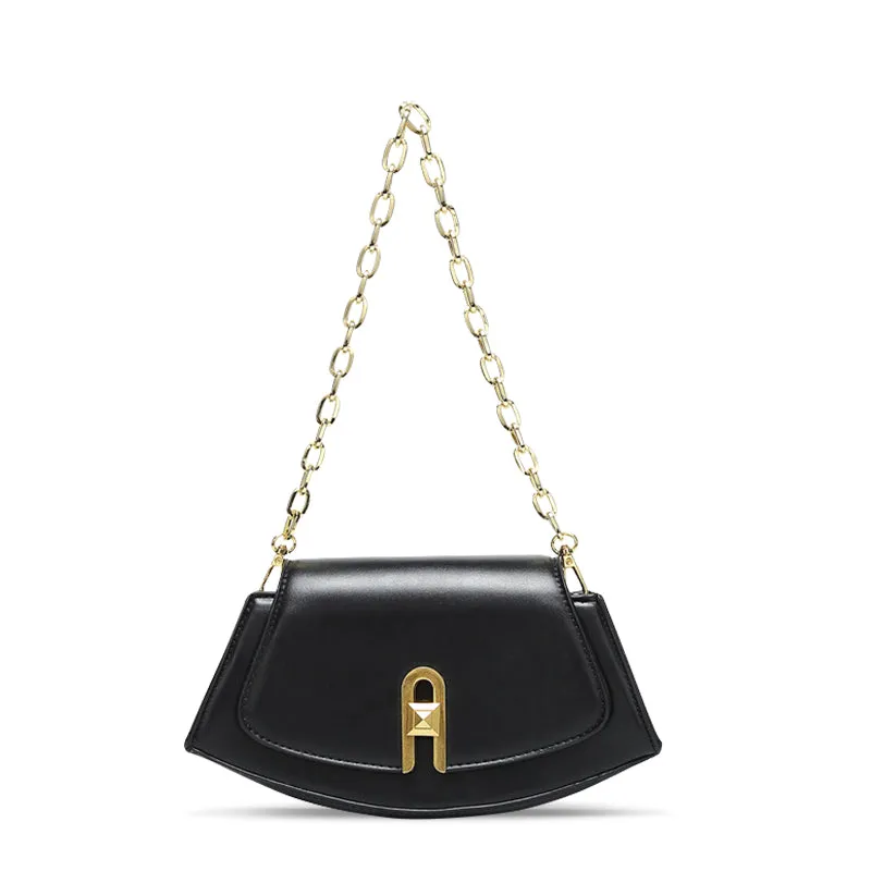 Timeless Mood Everyday carry accessory The Carmelia Shoulder Bag