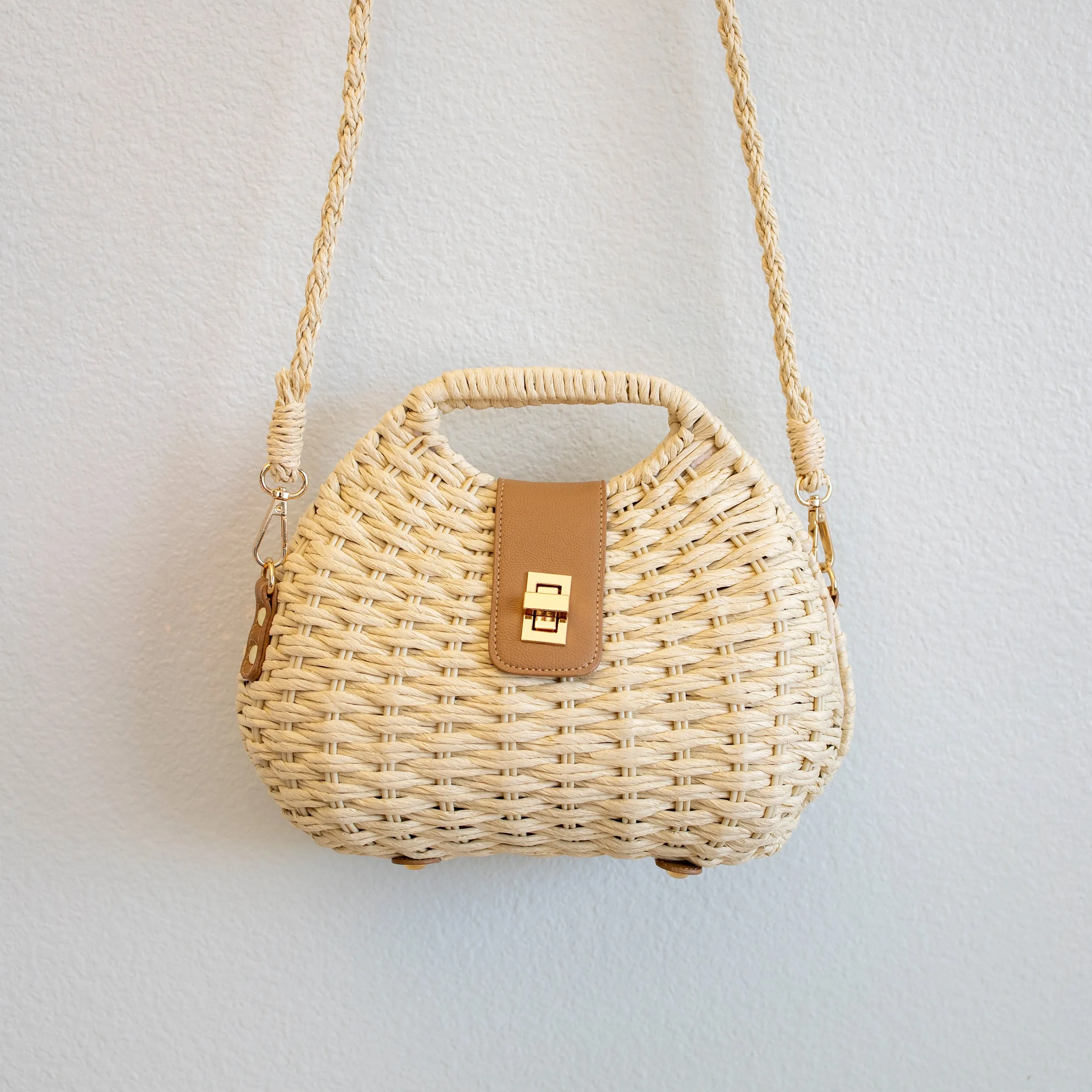 Elena Handbags Straw Shell Shape Crossbody Bag Functional Organizer Fashion Comfort