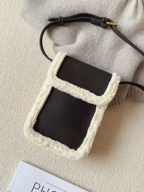 Casual Function Travel Organizer Elena Handbags Faux Furry Crossbody Bag