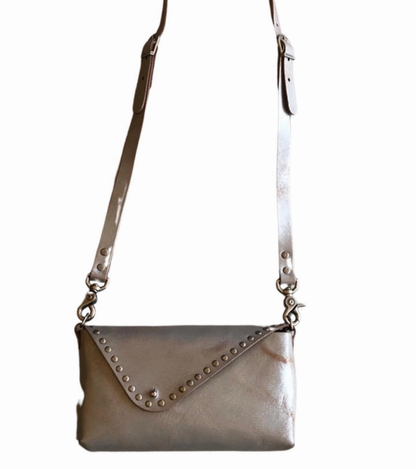 Simple Functionality B01/studded