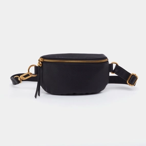 Elegant Street Outfit Comfortable strap that can be adjusted for personalized wear Fern Belt Bag In Pebbled Leather - Black