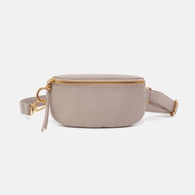 Urban Travel Companion Fern Belt Bag In Pebbled Leather - Taupe
