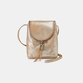 Fern Crossbody In Metallic Leather - Saddle Stardust Sleek Travel Design Outdoor Day Look