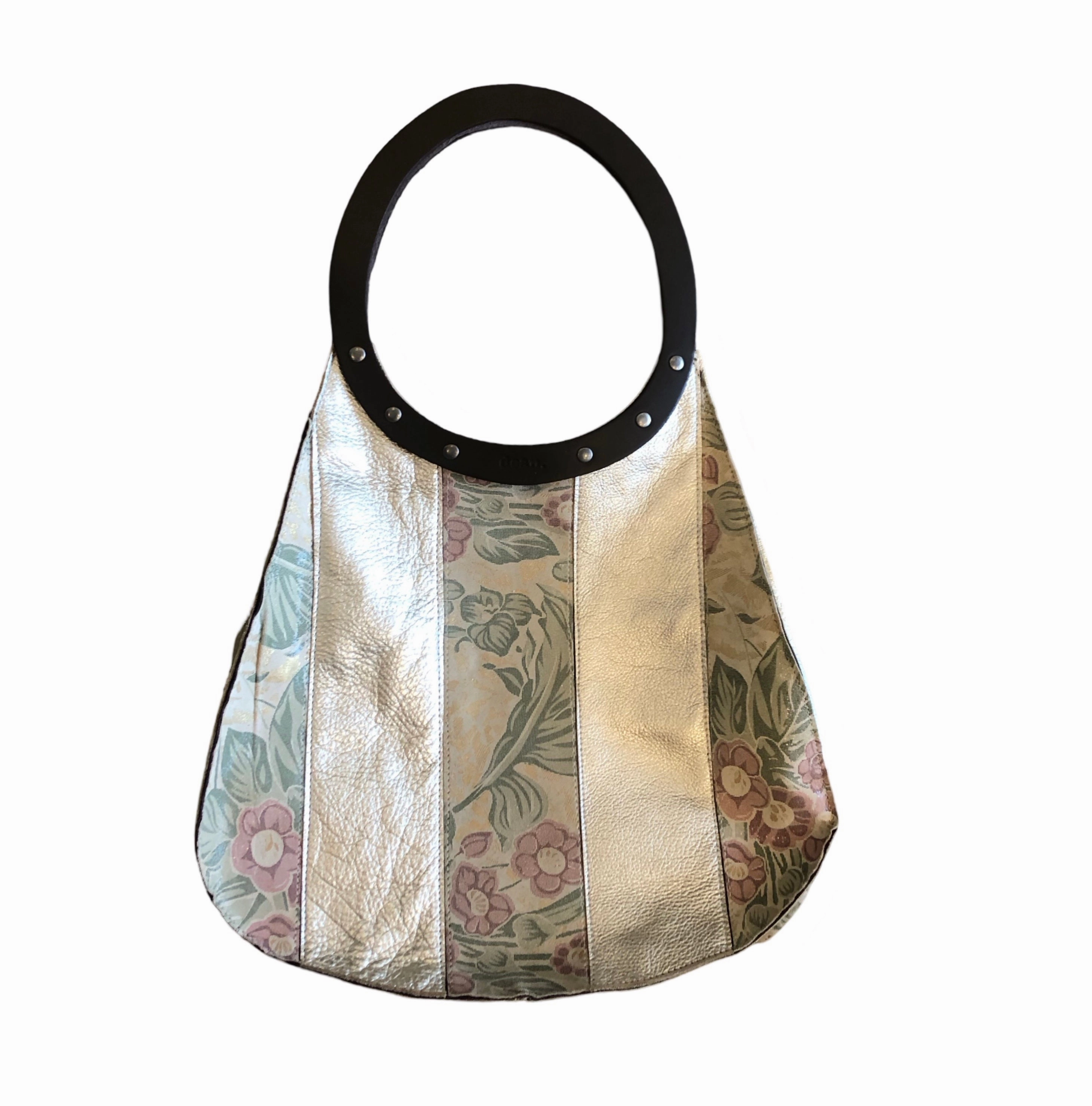 outdoor durability B09 Stripped