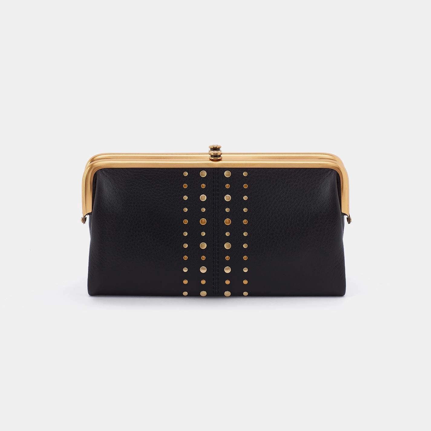 Lauren Clutch-Wallet in Pebbled Leather - Black With Studs Street Style Weekend Travel