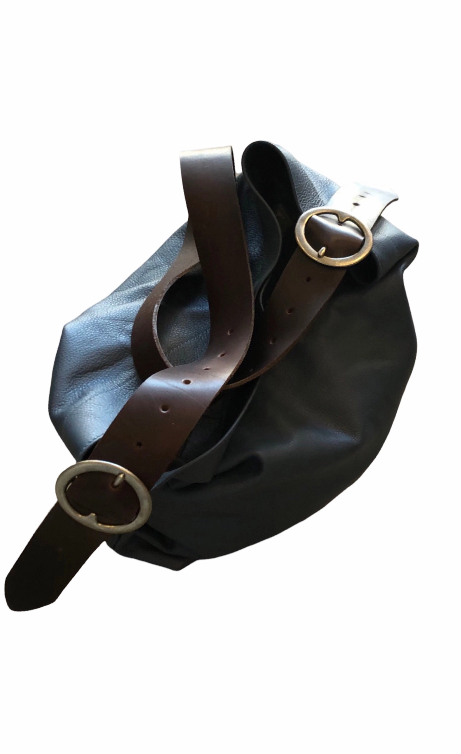 Travel Necessity Comfort Carry B52 Two buckle bucket