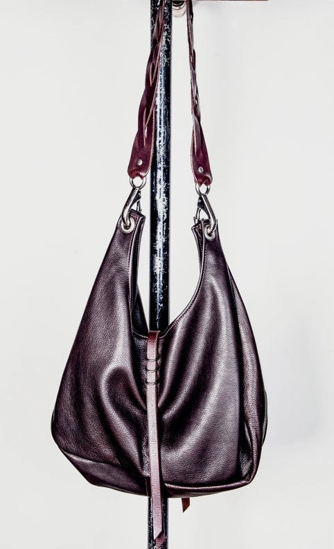 B25 BRAIDED STRAP SHOULDER BAG Stylish Functionality Urban Lifestyle