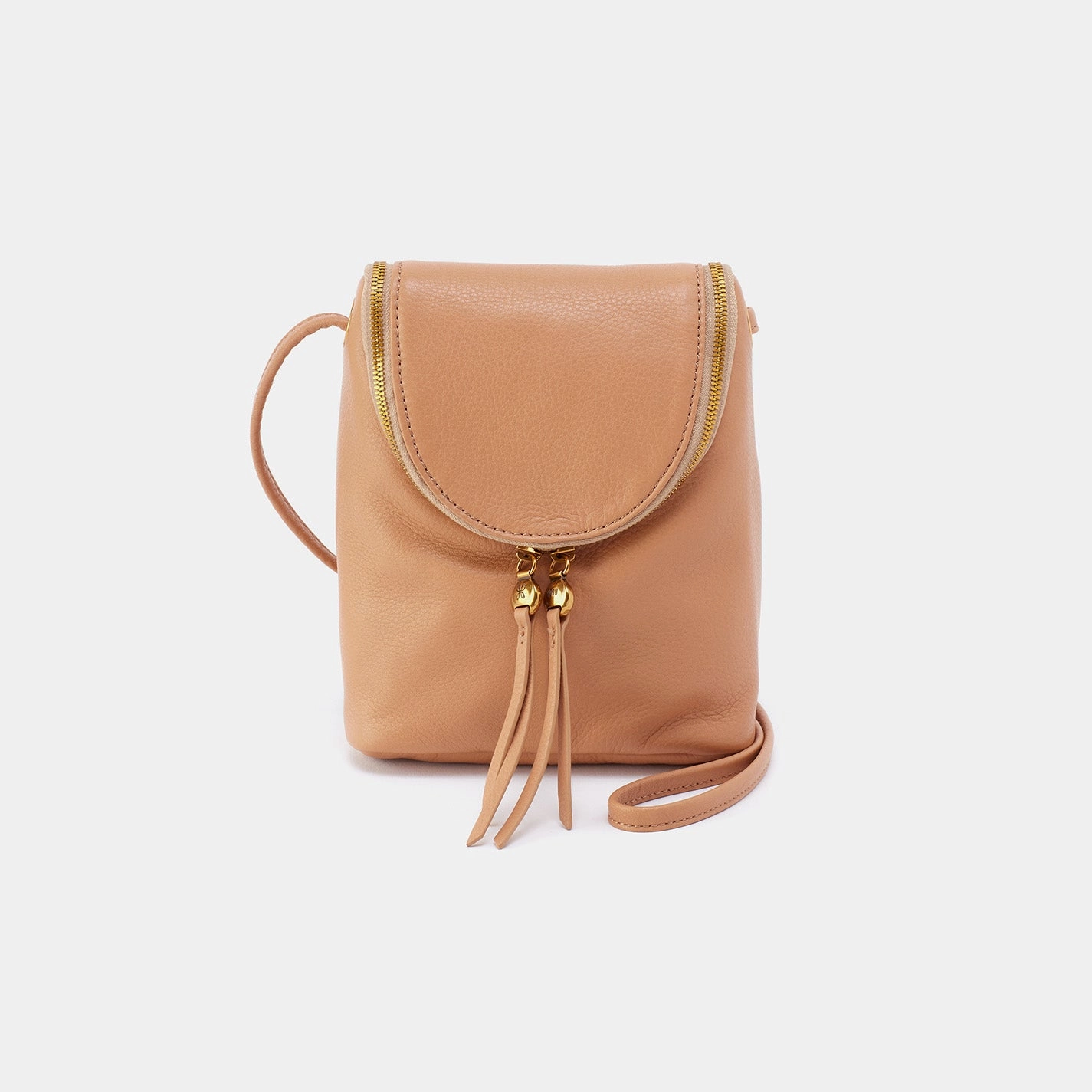 Fern Crossbody In Pebbled Leather - Sandstorm Durable Travel Piece